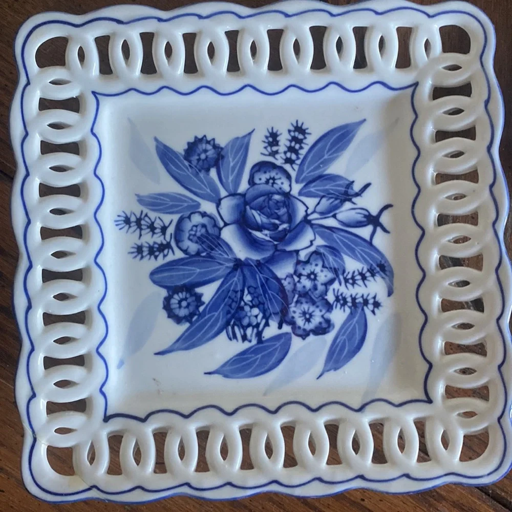 Two decorative dishes - Picture 3 of 3
